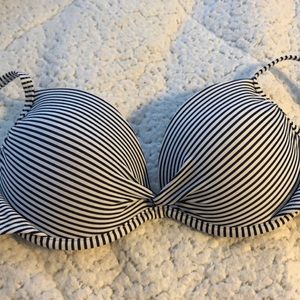Medium bikini stripped top
